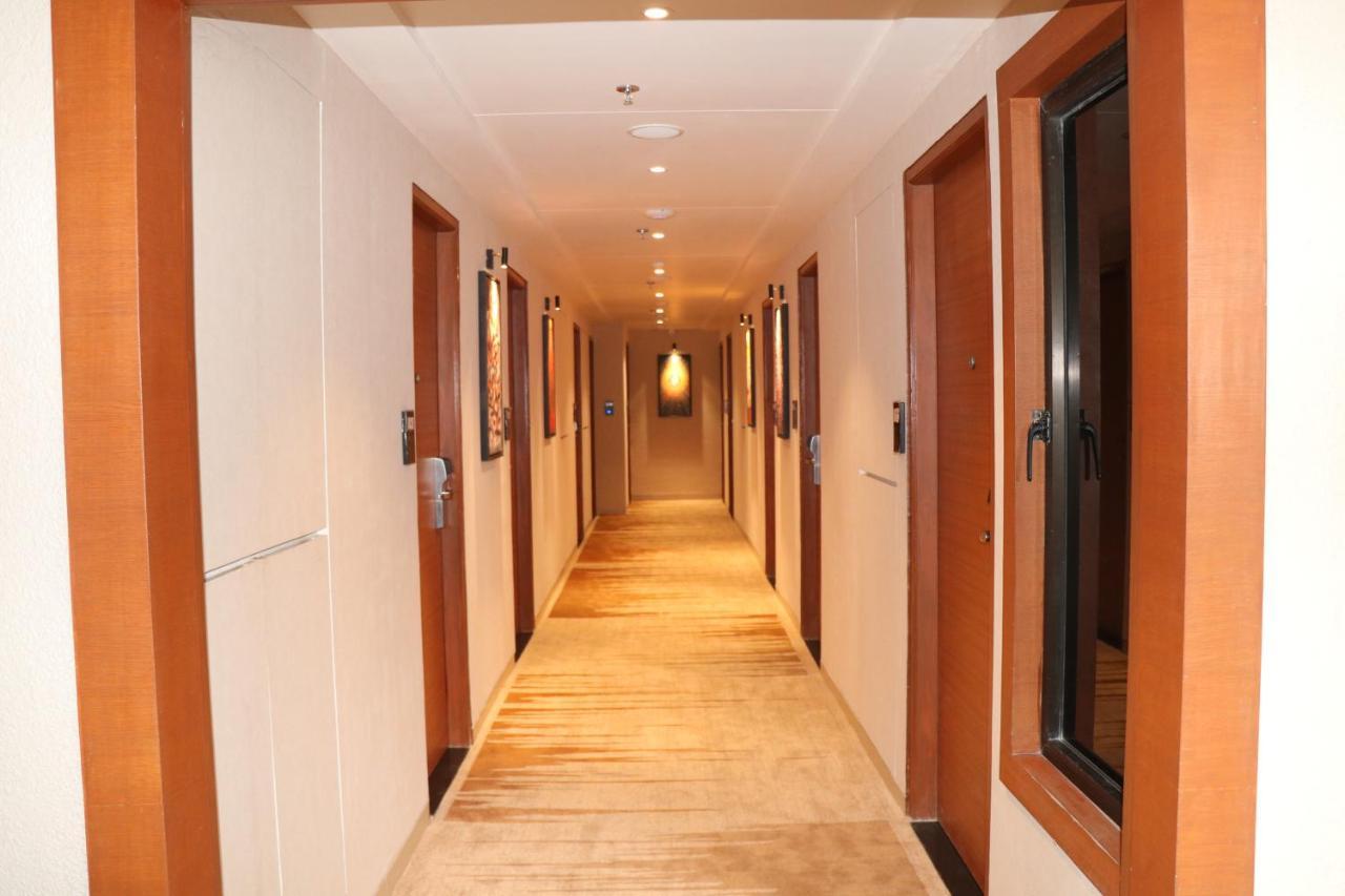 Sk Lords Inn Ahmedabad Exterior foto