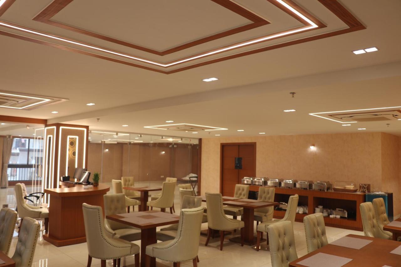 Sk Lords Inn Ahmedabad Exterior foto