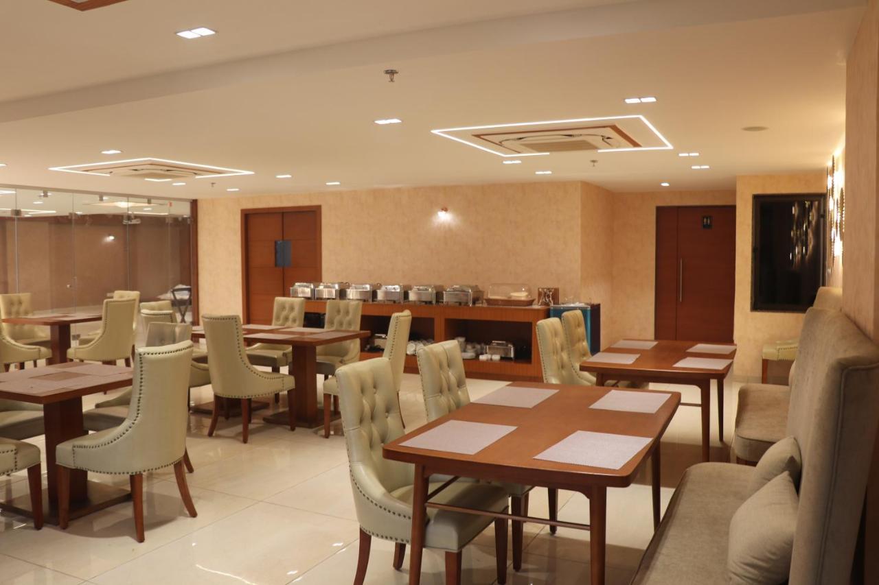 Sk Lords Inn Ahmedabad Exterior foto