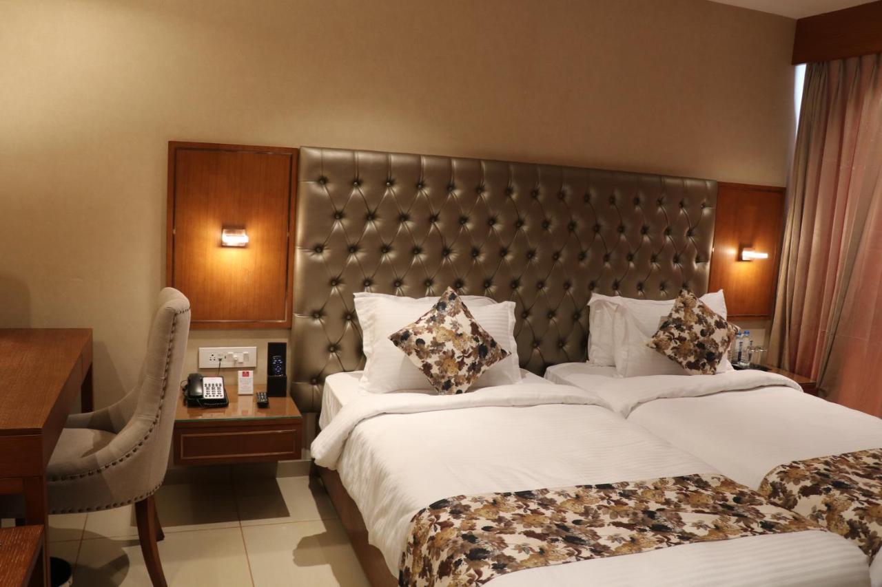 Sk Lords Inn Ahmedabad Exterior foto