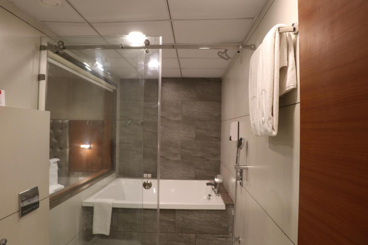 Sk Lords Inn Ahmedabad Exterior foto
