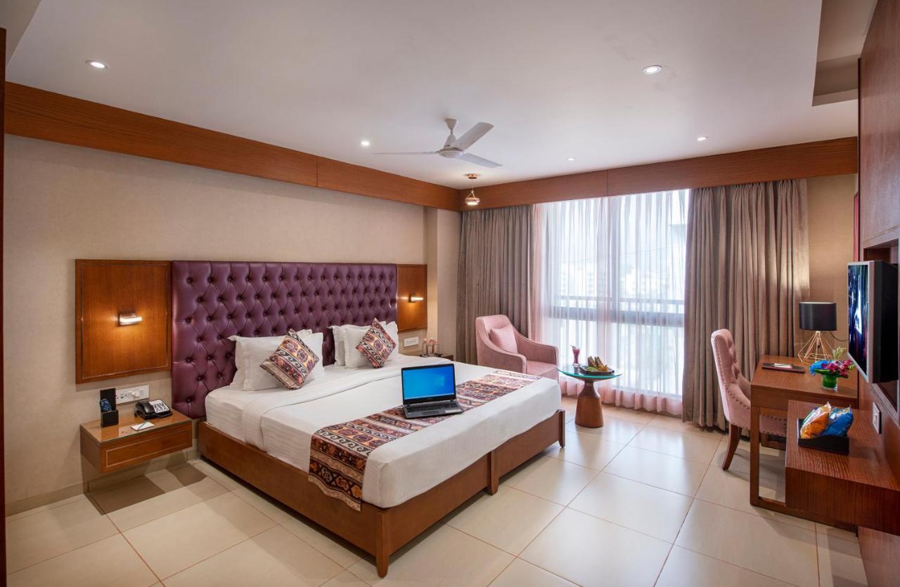 Sk Lords Inn Ahmedabad Exterior foto