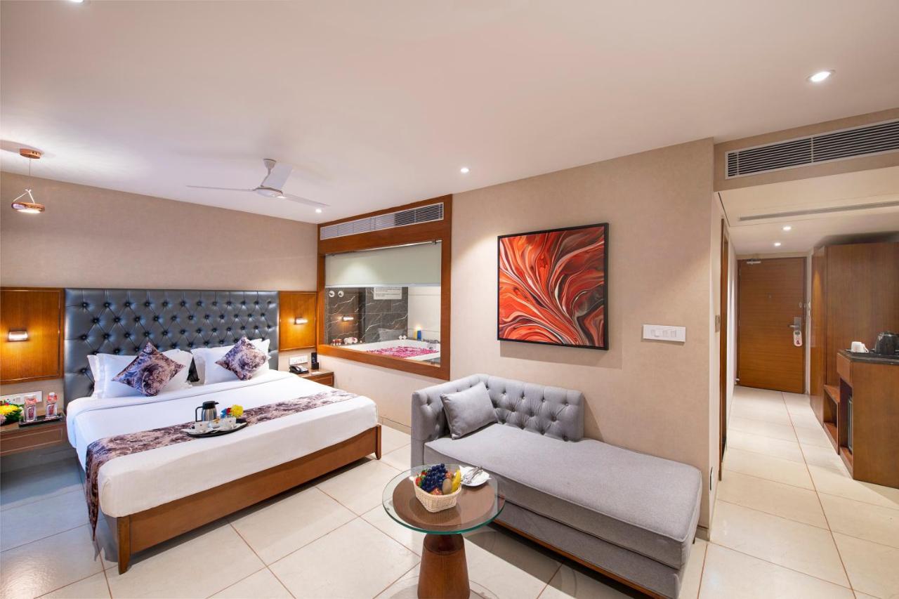 Sk Lords Inn Ahmedabad Exterior foto